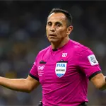 La se&ntilde;al de Santander a Vel&aacute;zquez tras reingresar al Am&eacute;rica vs Pumas