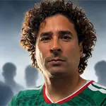 Las estrellas mundiales que acompa&ntilde;an a Memo Ochoa en su &uacute;ltimo comercial