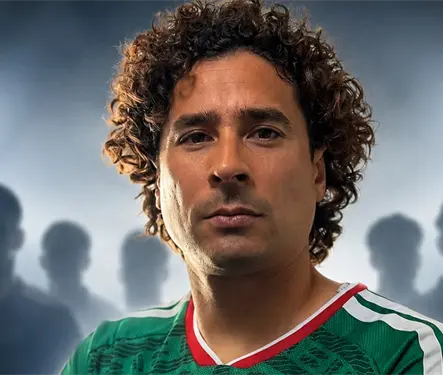 Las estrellas mundiales que acompa&ntilde;an a Memo Ochoa en su &uacute;ltimo comercial