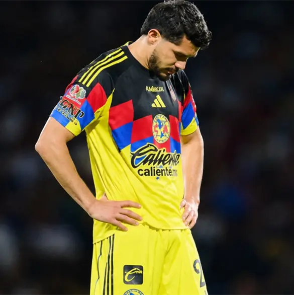 Henry Martín reaparece tras fallar el penal que eliminó al América Henry Martín reaparece tras fallar el penal que eliminó al América