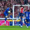 La pol&eacute;mica mano del Toro Fern&aacute;ndez incendia la semifinal