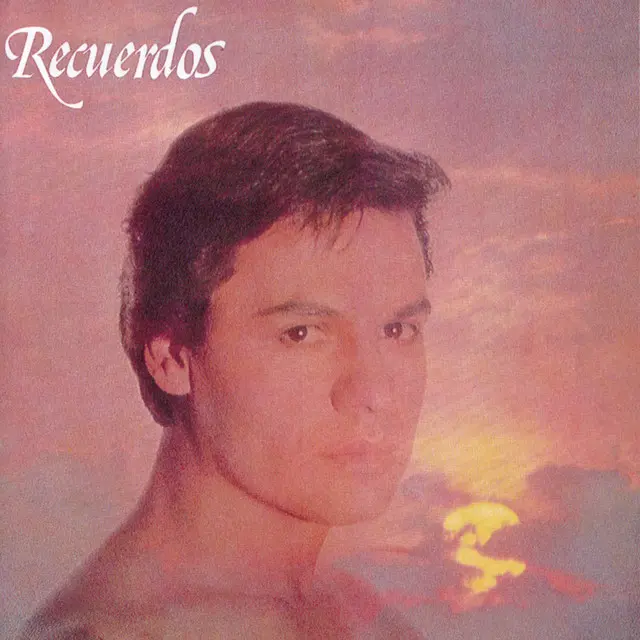 Juan Gabriel presentaba el álbum 'Recuerdos' Juan Gabriel presentaba el álbum 'Recuerdos'