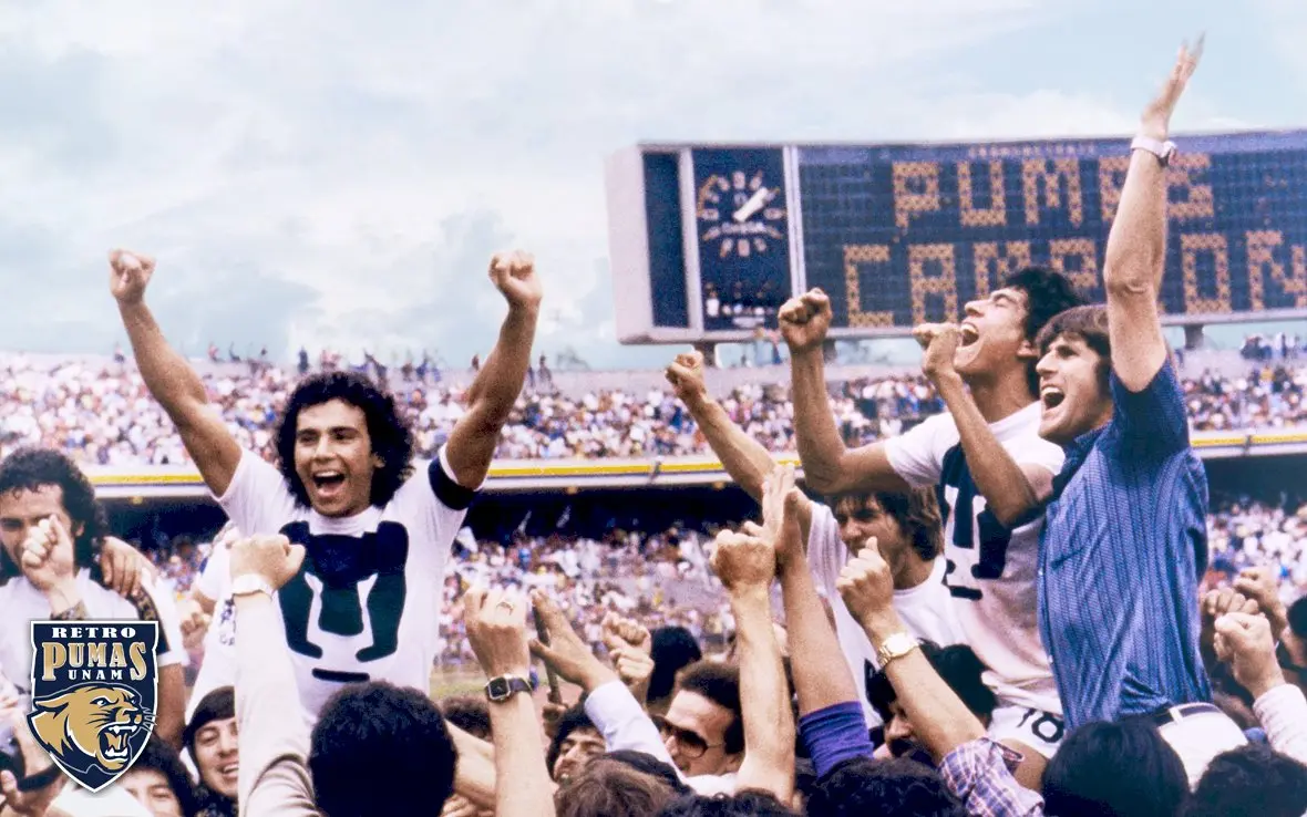 Pumas campeón temporada 80-81, en CU. Pumas campeón temporada 80-81, en CU.
