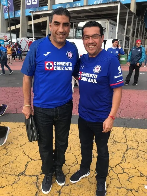 Alejandro Villalvazo con la camiseta de Cruz Azul Alejandro Villalvazo con la camiseta de Cruz Azul
