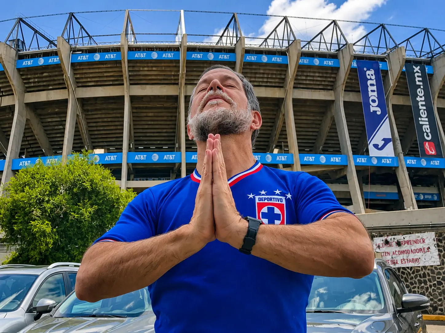 Javier Alarcón con la camiseta de Cruz Azul Javier Alarcón con la camiseta de Cruz Azul