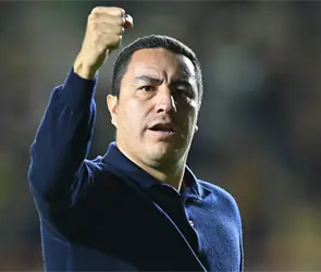 &iquest;Se va de Pumas? Revelan contactos de Efra&iacute;n Ju&aacute;rez con Europa