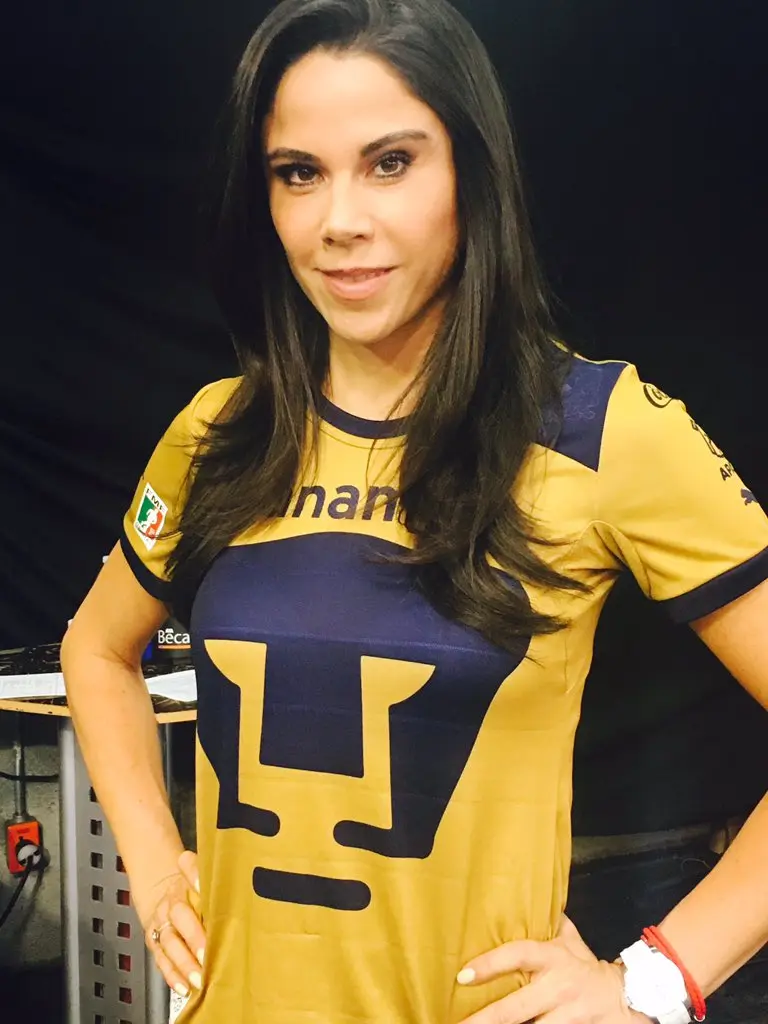 Paola Rojas con la camiseta de Pumas Paola Rojas con la camiseta de Pumas