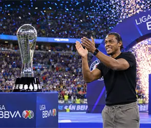 Joel Huiqui rompe la maldici&oacute;n y se corona campe&oacute;n con Cruz Azul