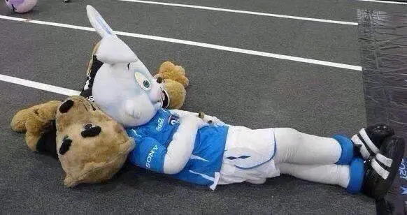 Pumas encima de Cruz Azul Pumas encima de Cruz Azul