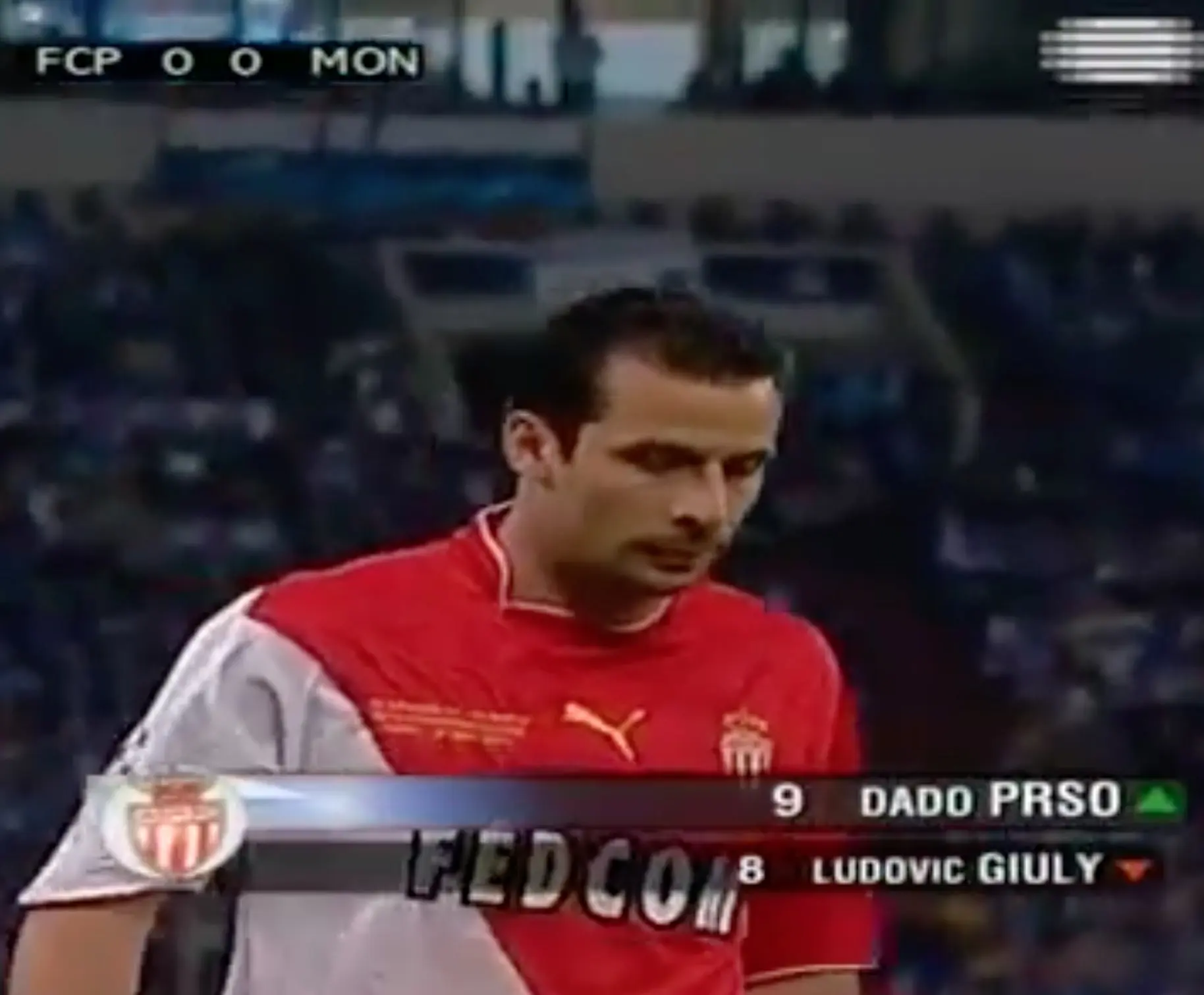 Ludovic Giuly saliendo de cambio en la final de la Champions de 2004 Ludovic Giuly saliendo de cambio en la final de la Champions de 2004