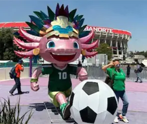 FIFA ordena retirada de ajolote monumental en CDMX