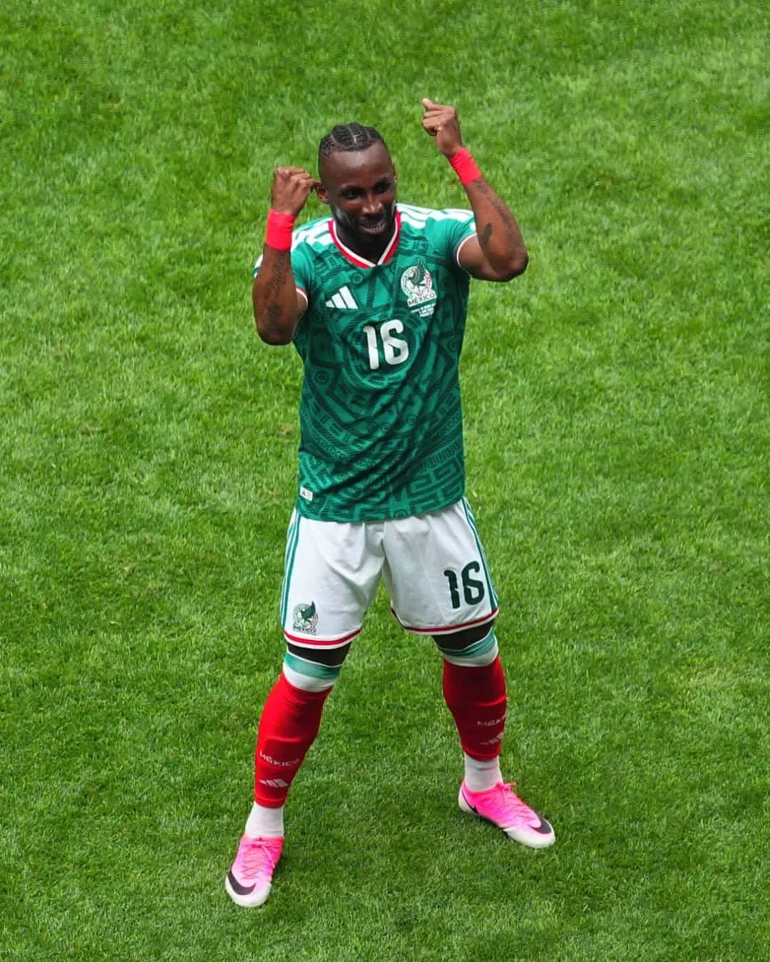 Juli&aacute;n Qui&ntilde;ones fue el mejor de M&eacute;xico