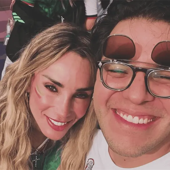 Esposa de Memo roba reflectores en debut del Tri