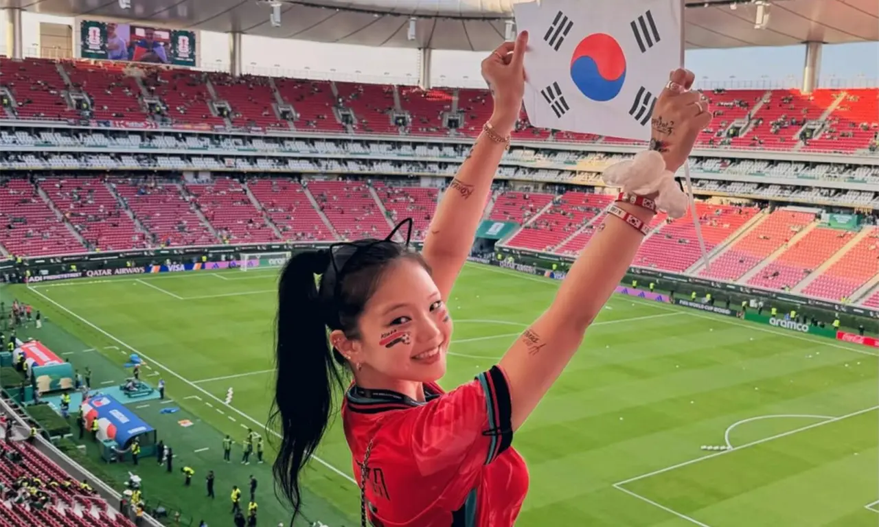  Ino Cat, invitada por la FIFA al México vs Corea como símbolo contra el odio y la discriminación. 