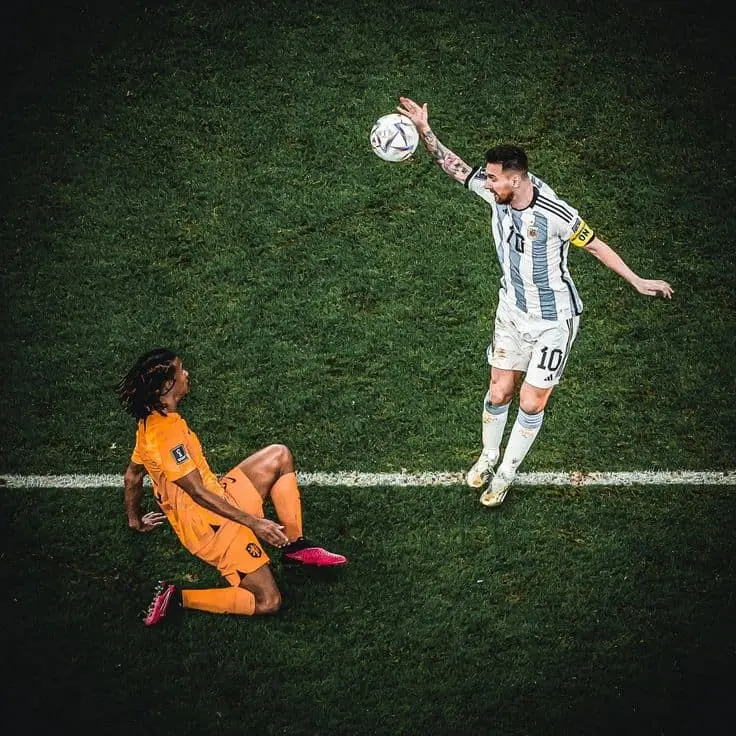 Mano de Messi contra Pa&iacute;ses Bajos que no fue marcada