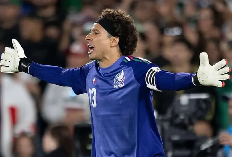 Memo Ochoa recibió una mala desde FIFA Memo Ochoa recibió una mala desde FIFA