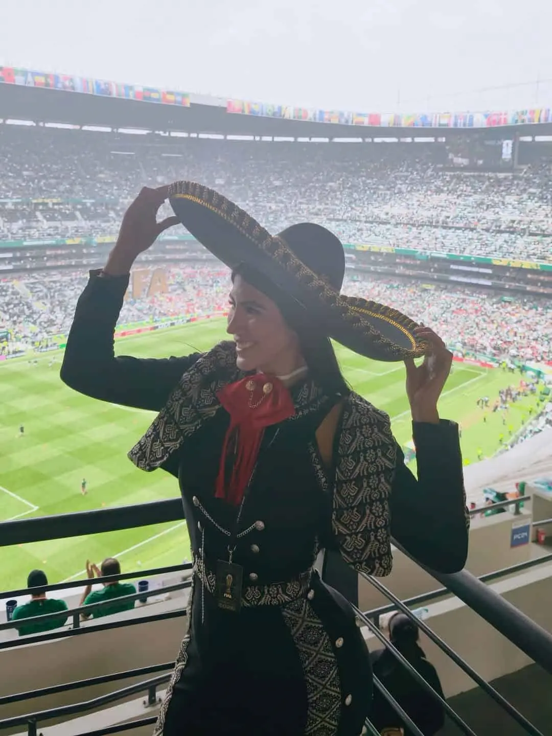 legó a la inauguración con vestimenta de Charro legó a la inauguración con vestimenta de Charro