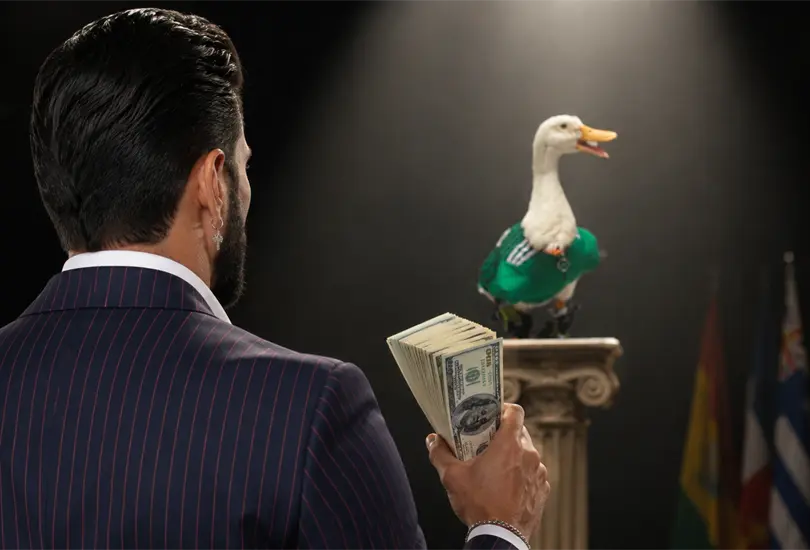 Poncho de Nigris ofertó por el Pato Merlín Poncho de Nigris ofertó por el Pato Merlín