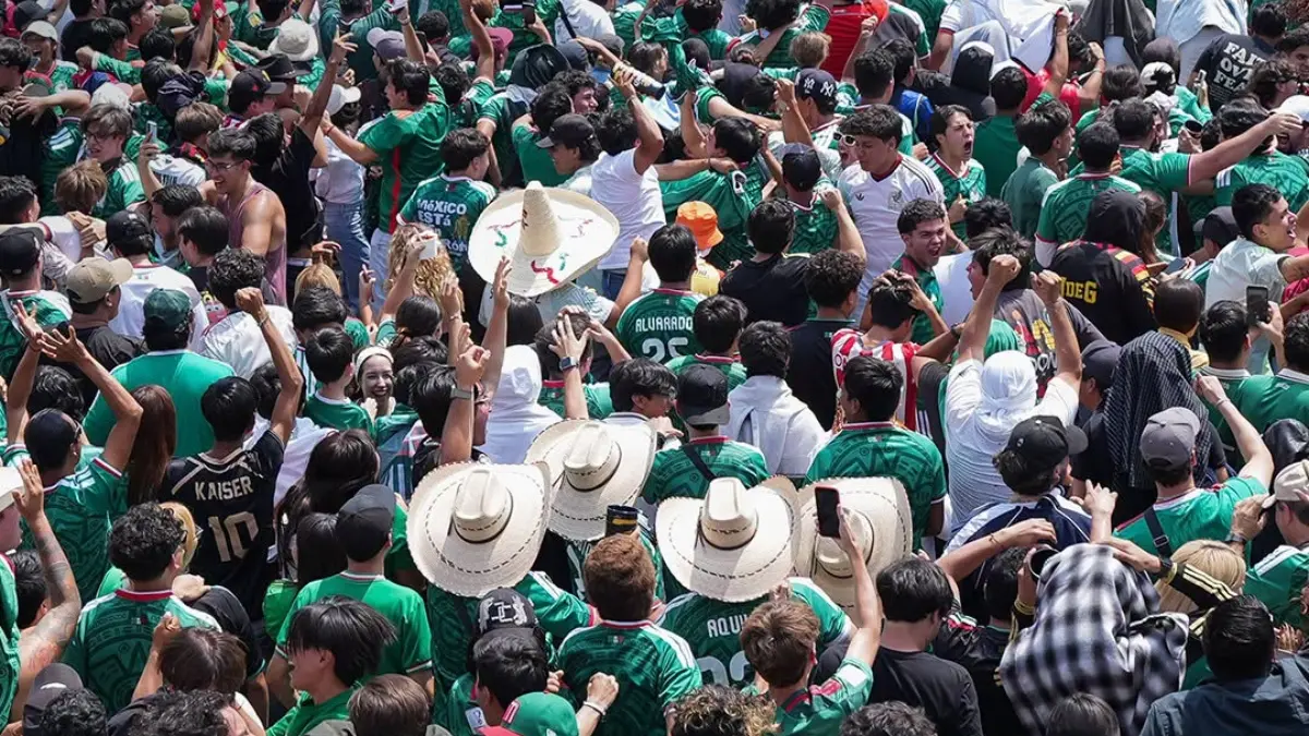  La afición ya se da cita en el Zócalo de la Ciudad de México 