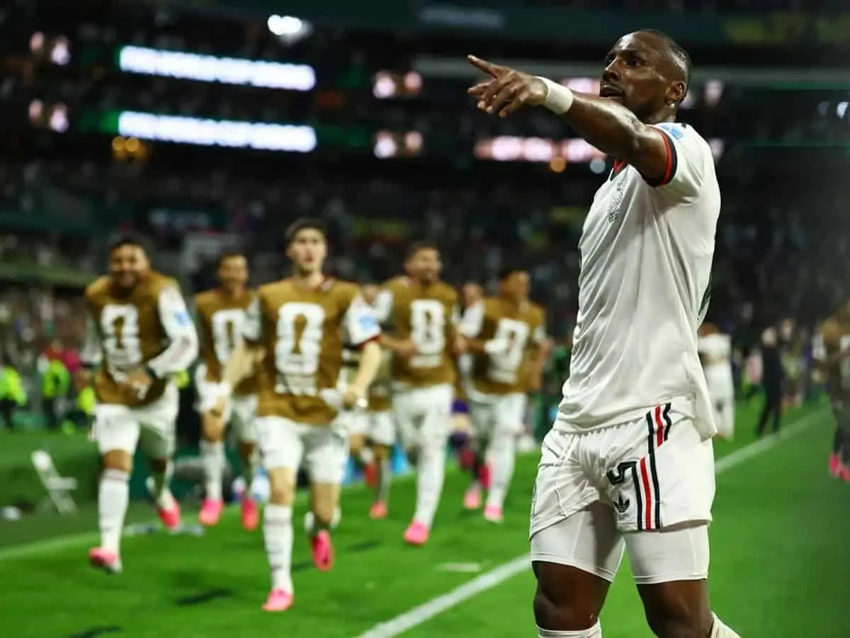 Juli&aacute;n Qui&ntilde;ones tras anotar su segundo gol en un Mundial (vs Chequia)