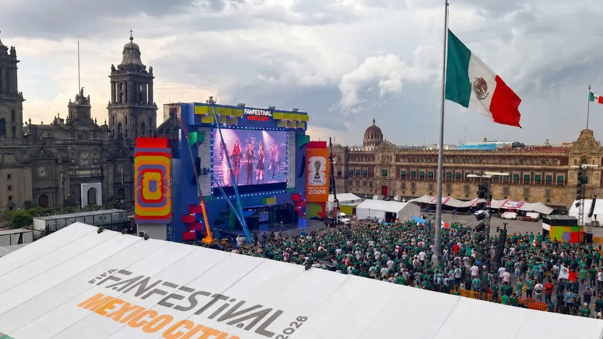  El Zócalo comienza a llenarse a 7 horas del México vs Ecuador 