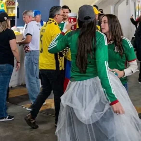 Agresión a afición de Ecuador en Estadio Azteca desata polémica Agresión a afición de Ecuador en Estadio Azteca desata polémica