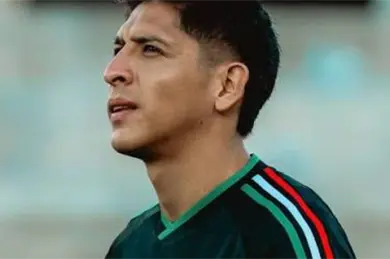 Todav&iacute;a lo recompensan, el premio para Edson &Aacute;lvarez pese a su error