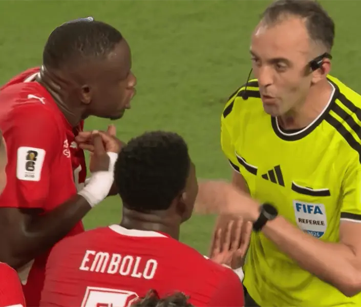 VAR mexicano en la roja que favoreci&oacute; a Argentina