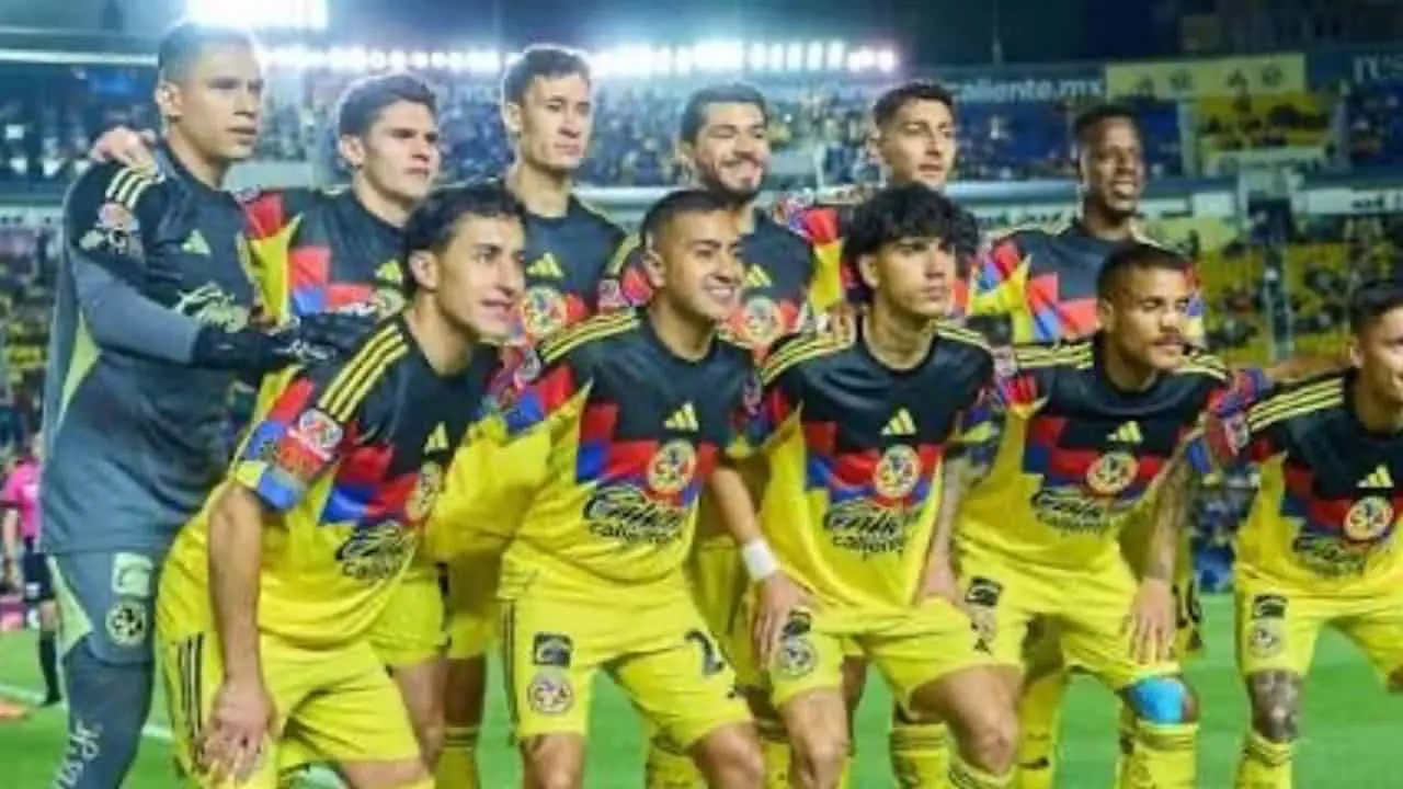  Destino gris de dos figuras del América 