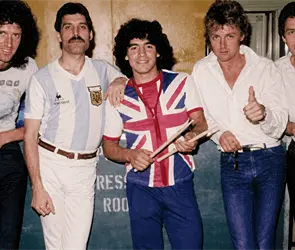 La foto prohibida: El d&iacute;a que Maradona visti&oacute; los colores de la Gran Breta&ntilde;a