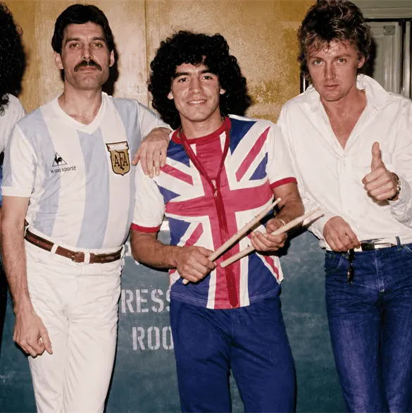 La foto prohibida: El día que Maradona vistió los colores de la Gran Bretaña La foto prohibida: El día que Maradona vistió los colores de la Gran Bretaña