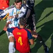 Lo que no se vio, la otra agresión de un argentino a un jugador de España Lo que no se vio, la otra agresión de un argentino a un jugador de España