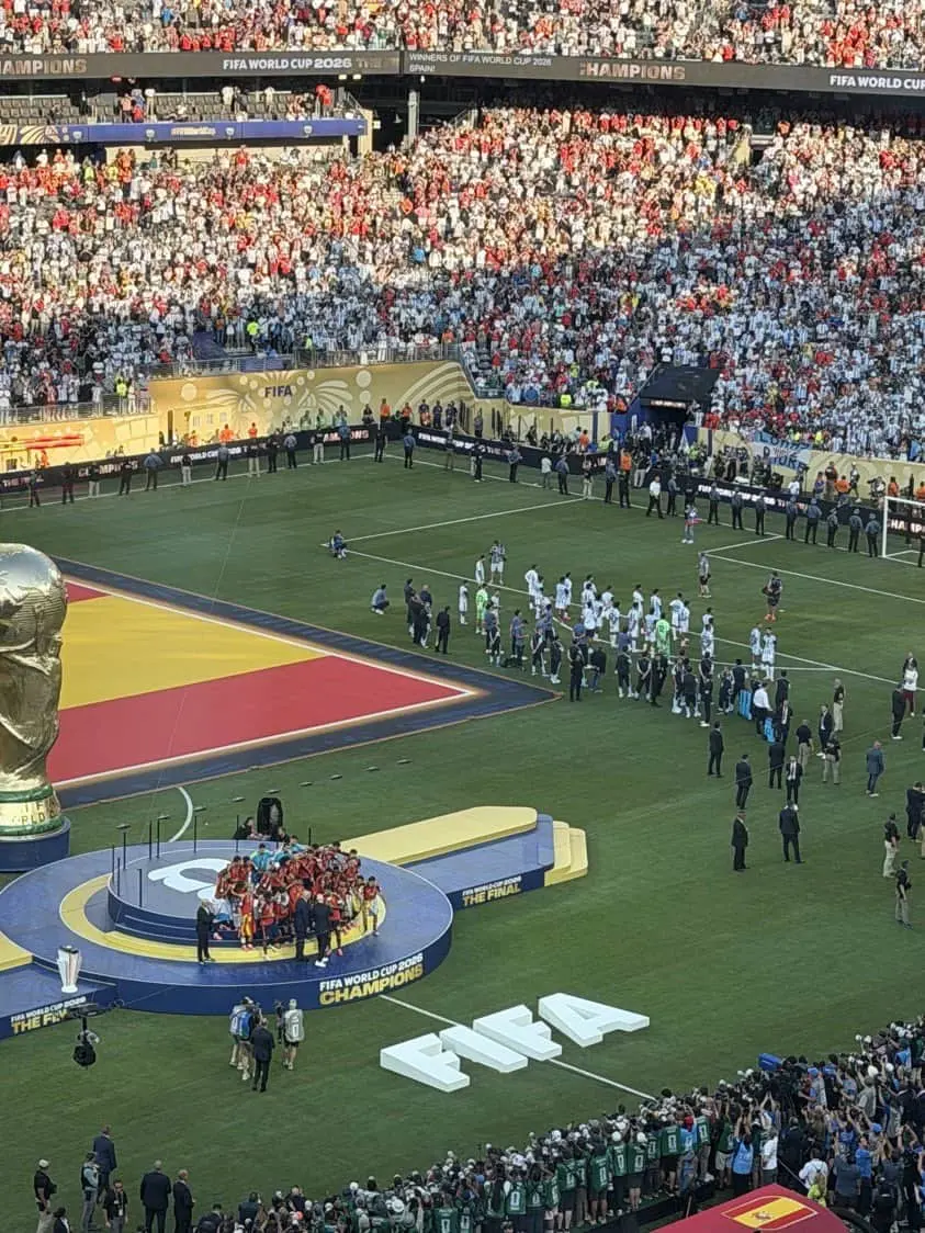 Argentina dando la espalda a España Argentina dando la espalda a España