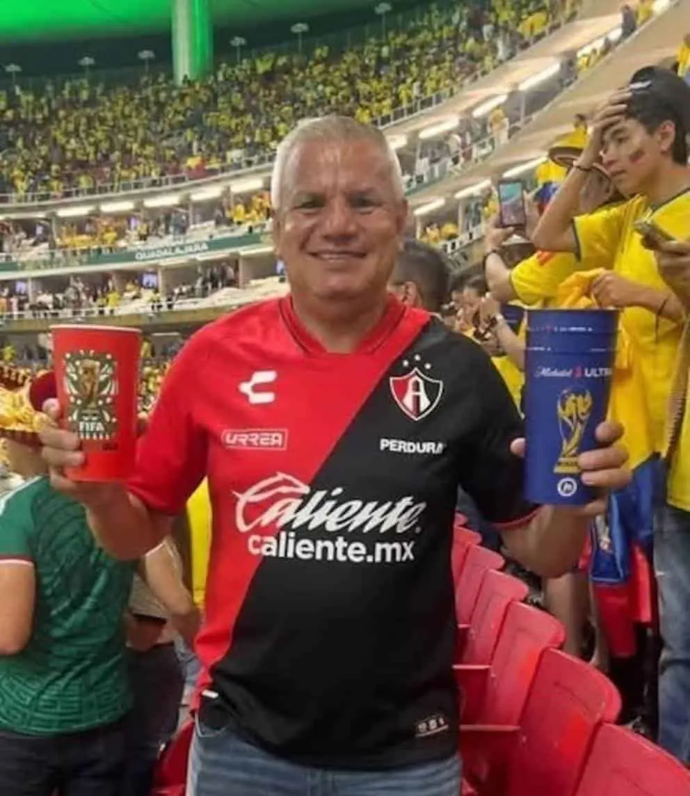 El aficionado mexicano es seguidor del Atlas. El aficionado mexicano es seguidor del Atlas.
