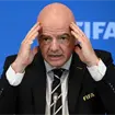 El &uacute;ltimo gesto de desesperaci&oacute;n de Gianni Infantino para seguir en la FIFA