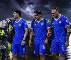Cruz Azul sufre incidente en avi&oacute;n durante viaje en Leagues Cup
