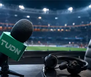 &iquest;Se va? TUDN sufrir&iacute;a la salida de una de sus voces m&aacute;s importantes