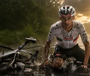 Del Toro sufre una ca&iacute;da en su regreso tras el Tour de Francia