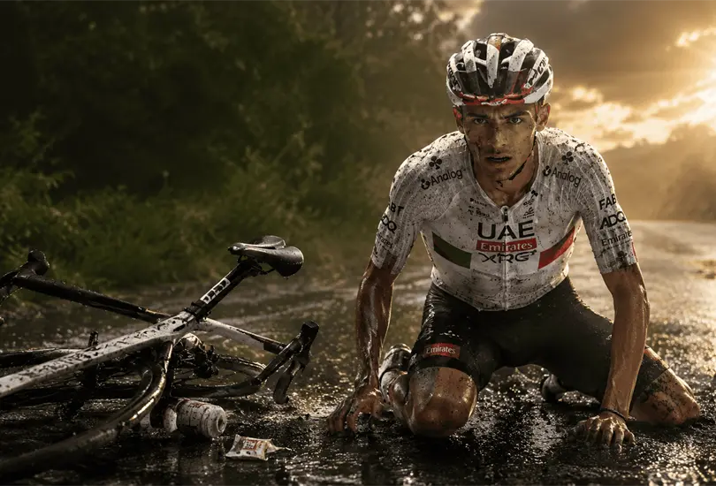 Isaac del Toro sufrió caída y cambio de bicicleta en Hamburgo, pero terminó 43º y fue el mejor de su equipo. Isaac del Toro sufrió caída y cambio de bicicleta en Hamburgo, pero terminó 43º y fue el mejor de su equipo.