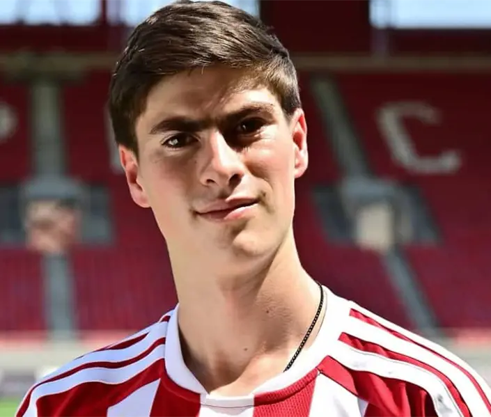 El lujoso regalo que Olympiacos le dio a la Hormiga Gonzalez El lujoso regalo que Olympiacos le dio a la Hormiga Gonzalez