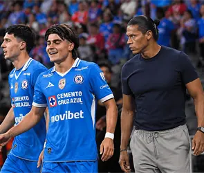 &iquest;Vestidor roto en Cruz Azul? El pol&eacute;mico video de Huiqui y jugadores