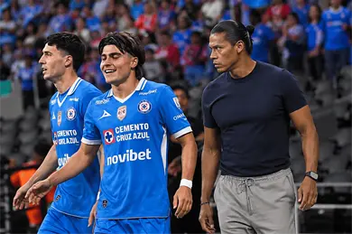 &iquest;Vestidor roto en Cruz Azul? El pol&eacute;mico video de Huiqui y jugadores