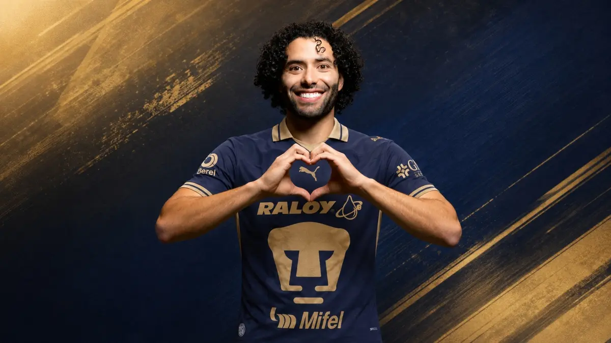 Chino Huerta se acerca a Pumas 