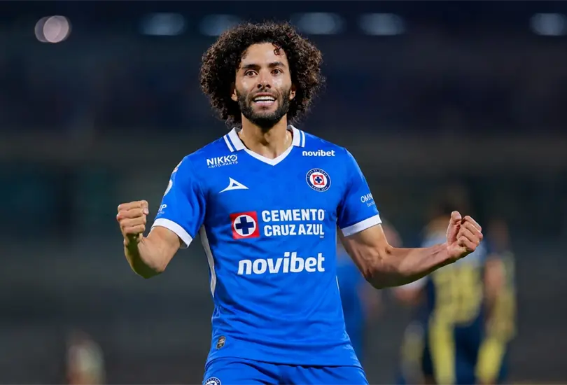 Cruz Azul busc&oacute; al Chino Huerta