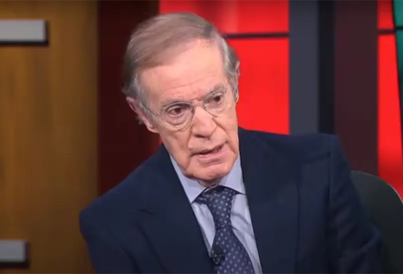 Jos&eacute; Ram&oacute;n Fern&aacute;ndez apunta a la tv abierta