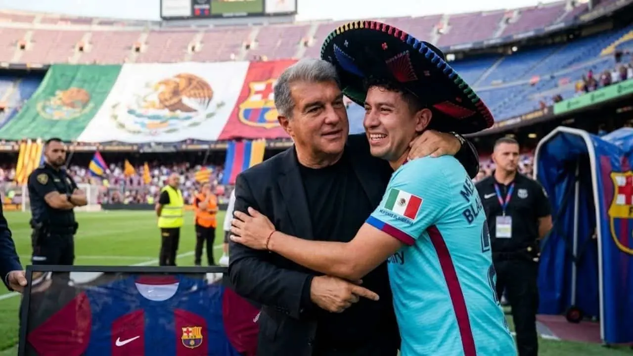  Barcelona gran gesto con aficionado mexicano 