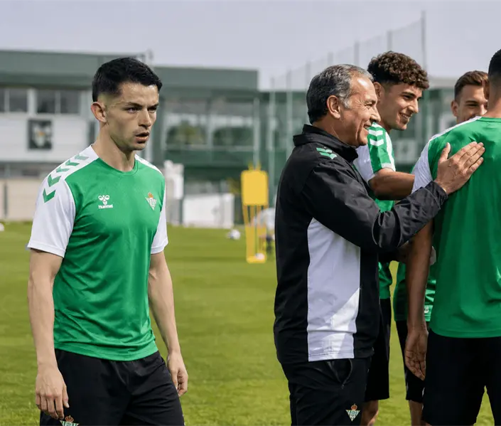 &iexcl;Malas noticias para Fidalgo! Betis ficha a centrocampista del Real Madrid
