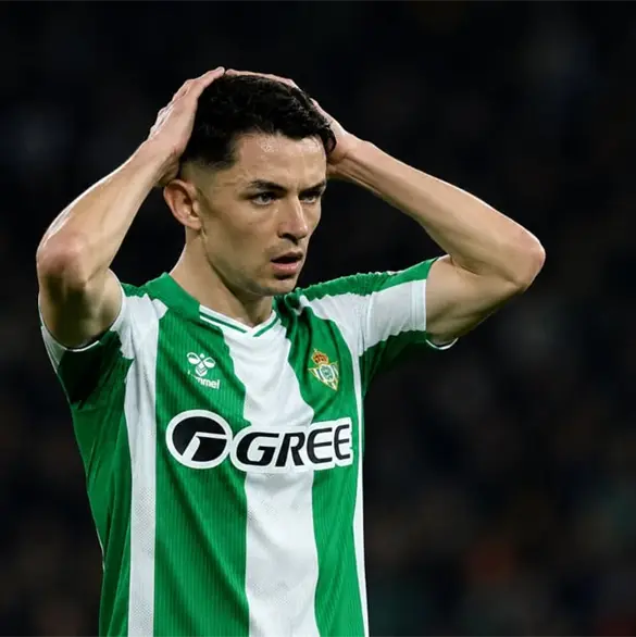 &iquest;Se queda? Betis define el futuro de &Aacute;lvaro Fidalgo en LaLiga
