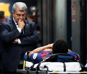 &iquest;Adi&oacute;s a LaLiga? Refuerzo del Barcelona abandona partido en camilla