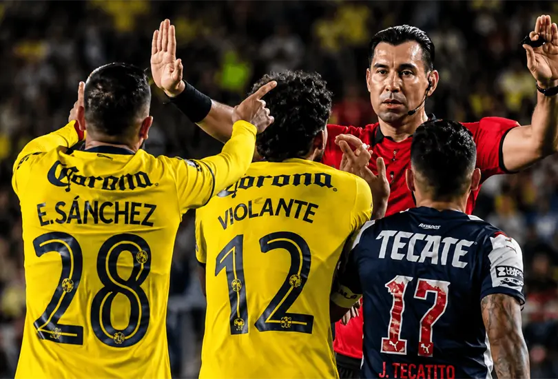 Una imagen muestra el contacto de Kevin &Aacute;lvarez sobre Orbel&iacute;n Pineda en el pol&eacute;mico penal que desat&oacute; las quejas del Am&eacute;rica.